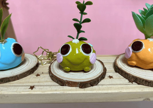 Clay Froggy "Rino" Green - round leaves