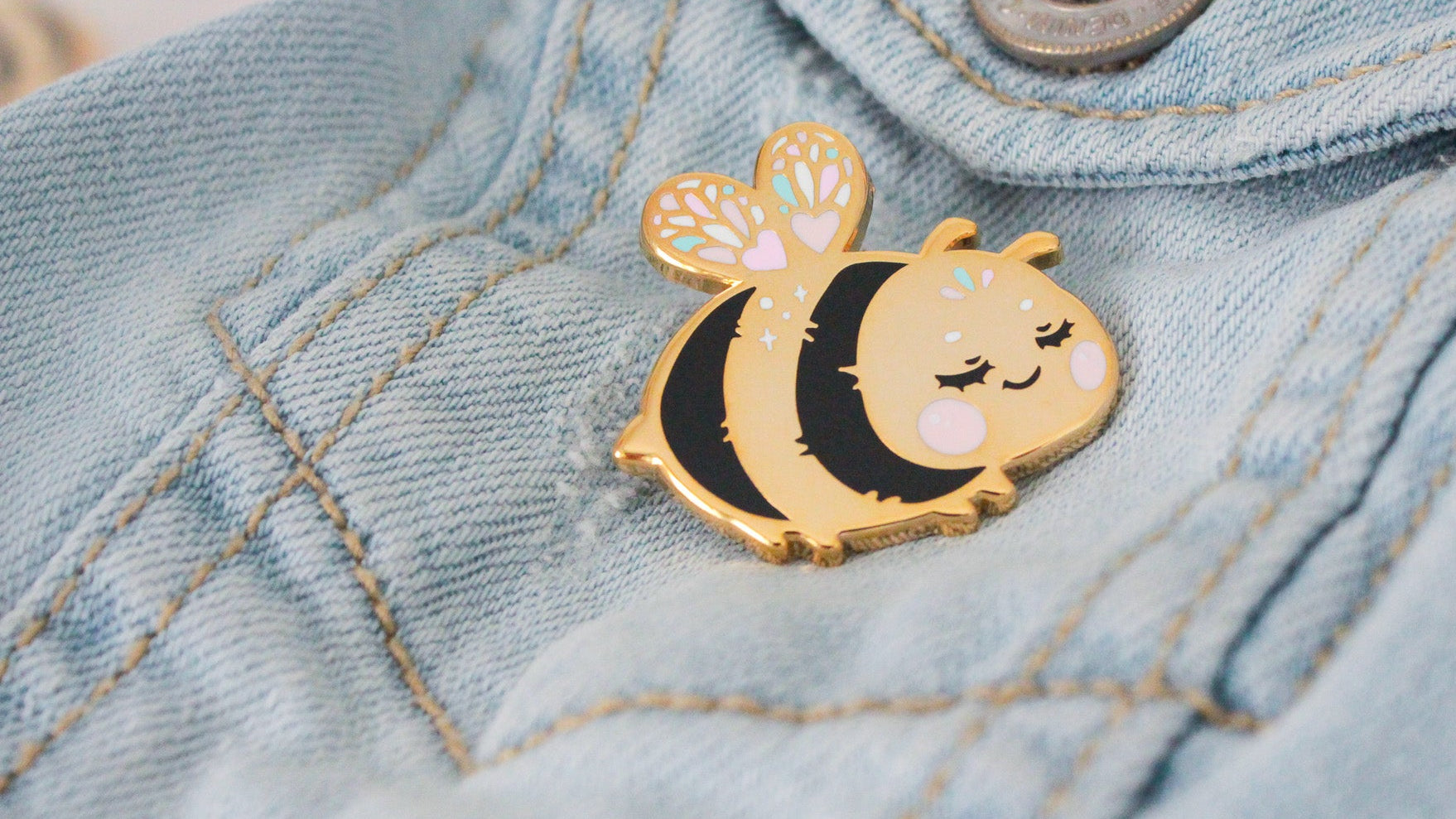 Adorable bee "Beelinda" enamel pin - bee-lieve in yourself - Charenji