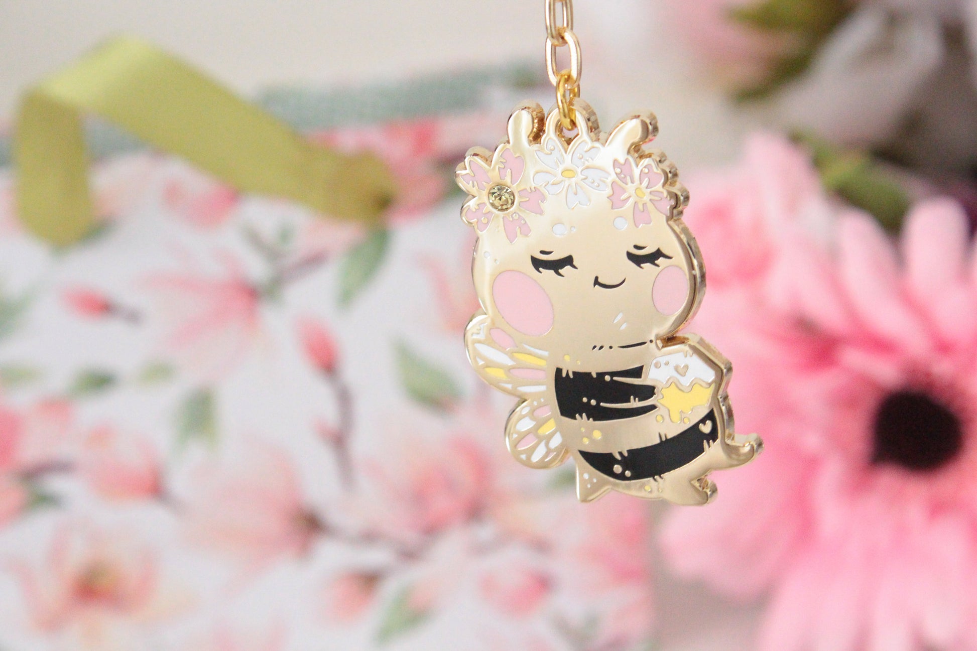 Golden Buzz: Cute Bee Keychain with Honeycomb - Stylish and Cute Accessory - Charenji