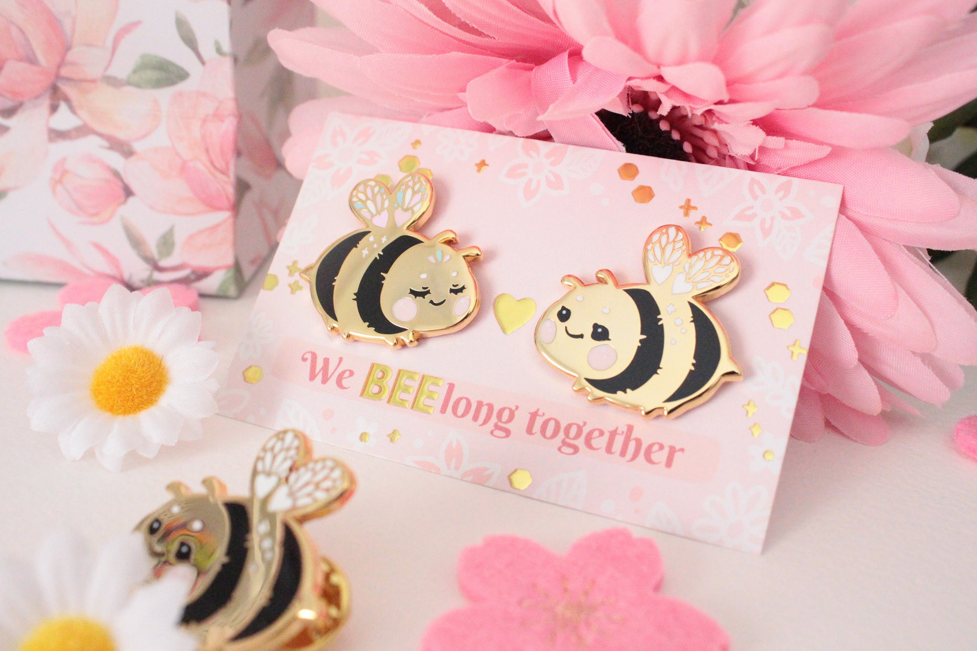 SET Cute and shiny bumblebee enamel pins - best friends or couple pins - couple matching gift - Charenji