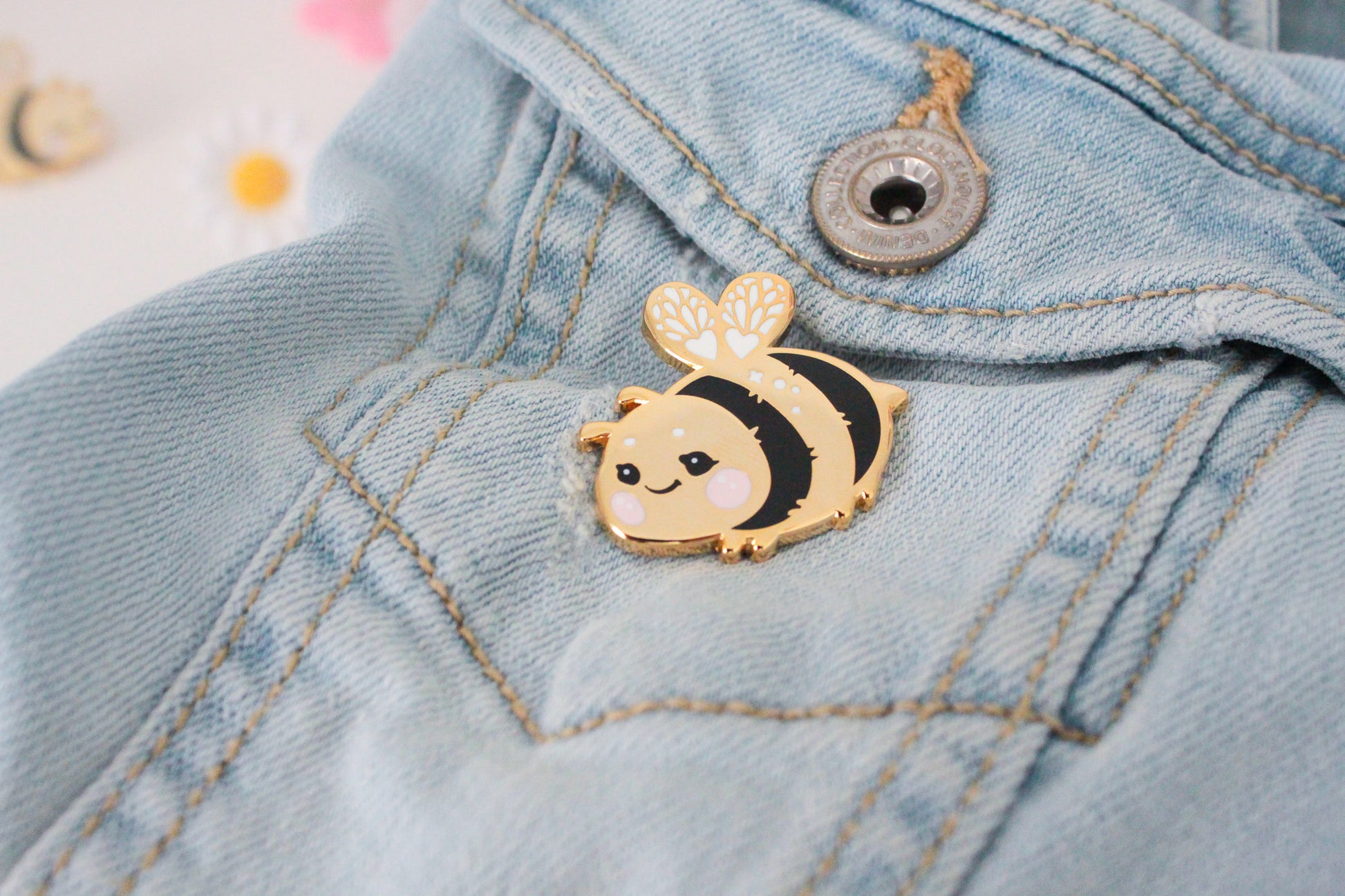 SET Cute and shiny bumblebee enamel pins - best friends or couple pins - couple matching gift - Charenji