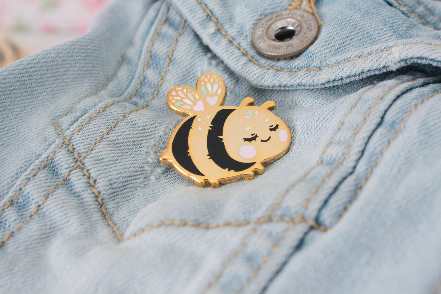 Adorable bee "Beelinda" enamel pin - bee-lieve in yourself - Charenji