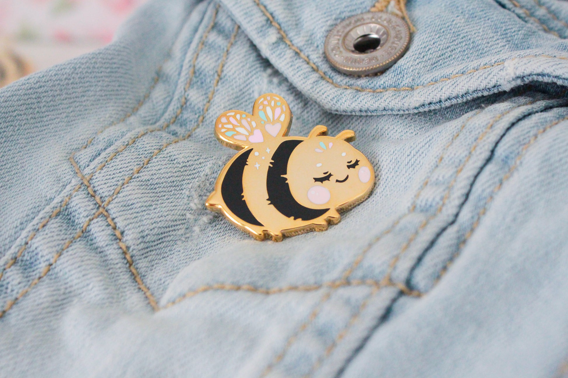 Adorable bee "Beelinda" enamel pin - bee-lieve in yourself - Charenji
