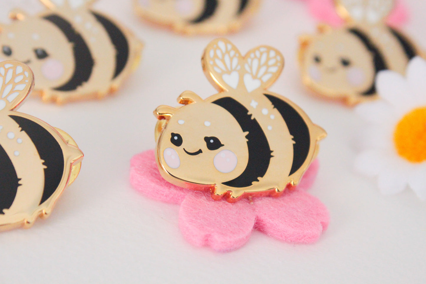 Cute and shiny bumblebee enamel pin "Honey" - Believe in Yourself - with glossy backing card - Charenji