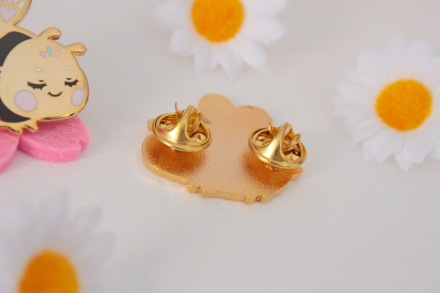 Adorable bee "Beelinda" enamel pin - bee-lieve in yourself - Charenji