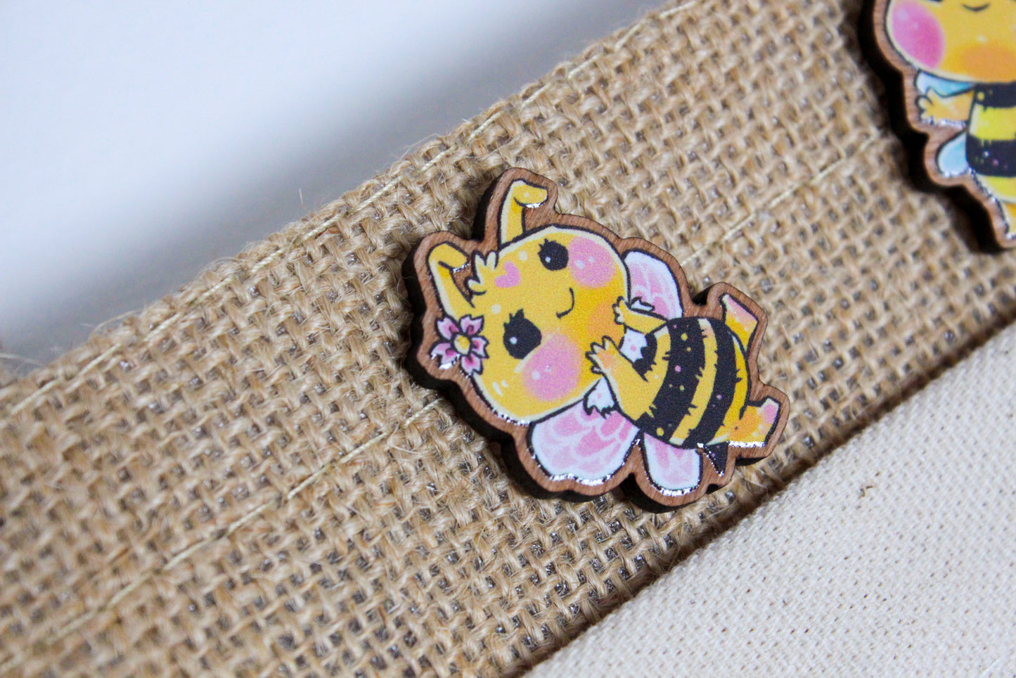 Bee Wooden Pin with Inspirational Quote - You are bee-autiful - Cute 3 cm Bee Motif Pins - Charenji
