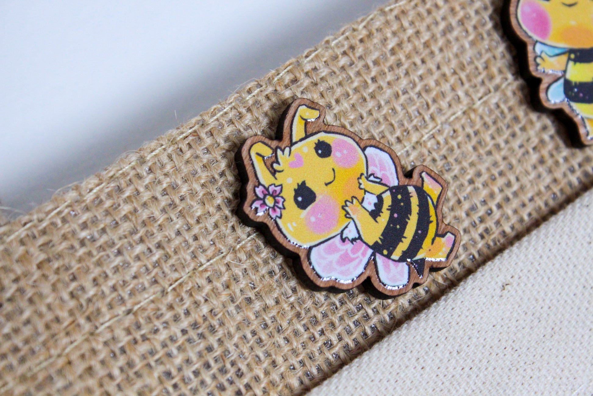 Bee Wooden Pin with Inspirational Quote - You are bee-autiful - Cute 3 cm Bee Motif Pins - Charenji