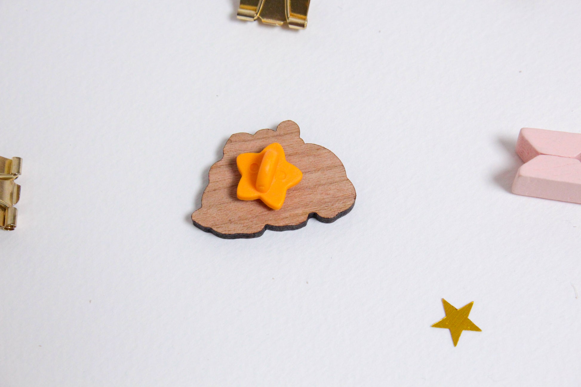 Bee Wooden Pin with Inspirational Quote - Rest your wings, busy bee - Cute 3 cm Bee Motif Pins - Charenji