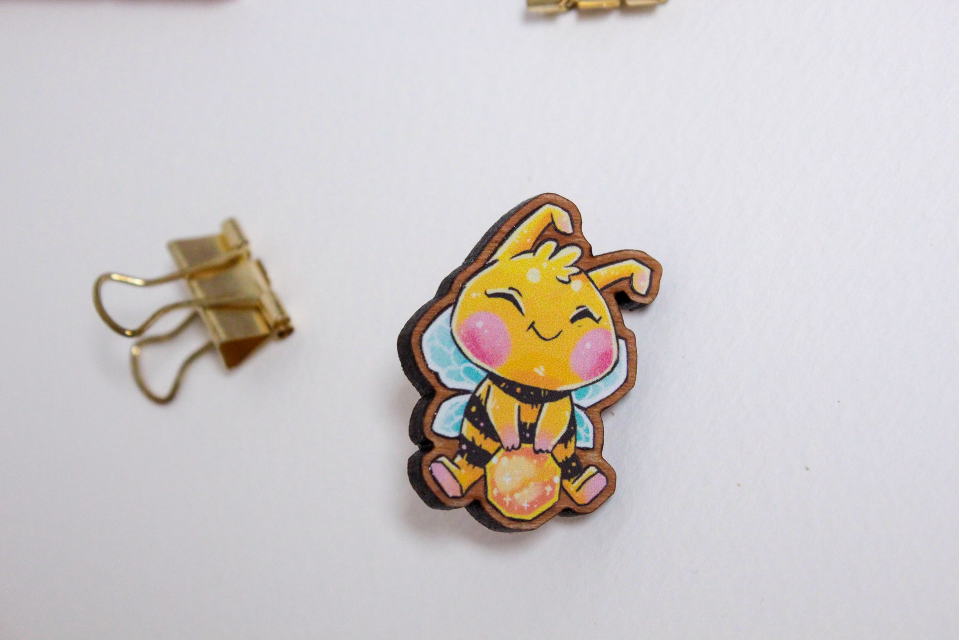 Bee Wooden Pin with Inspirational Quote - Create Your Reality - Cute 3 cm Bee Motif Pins - Charenji