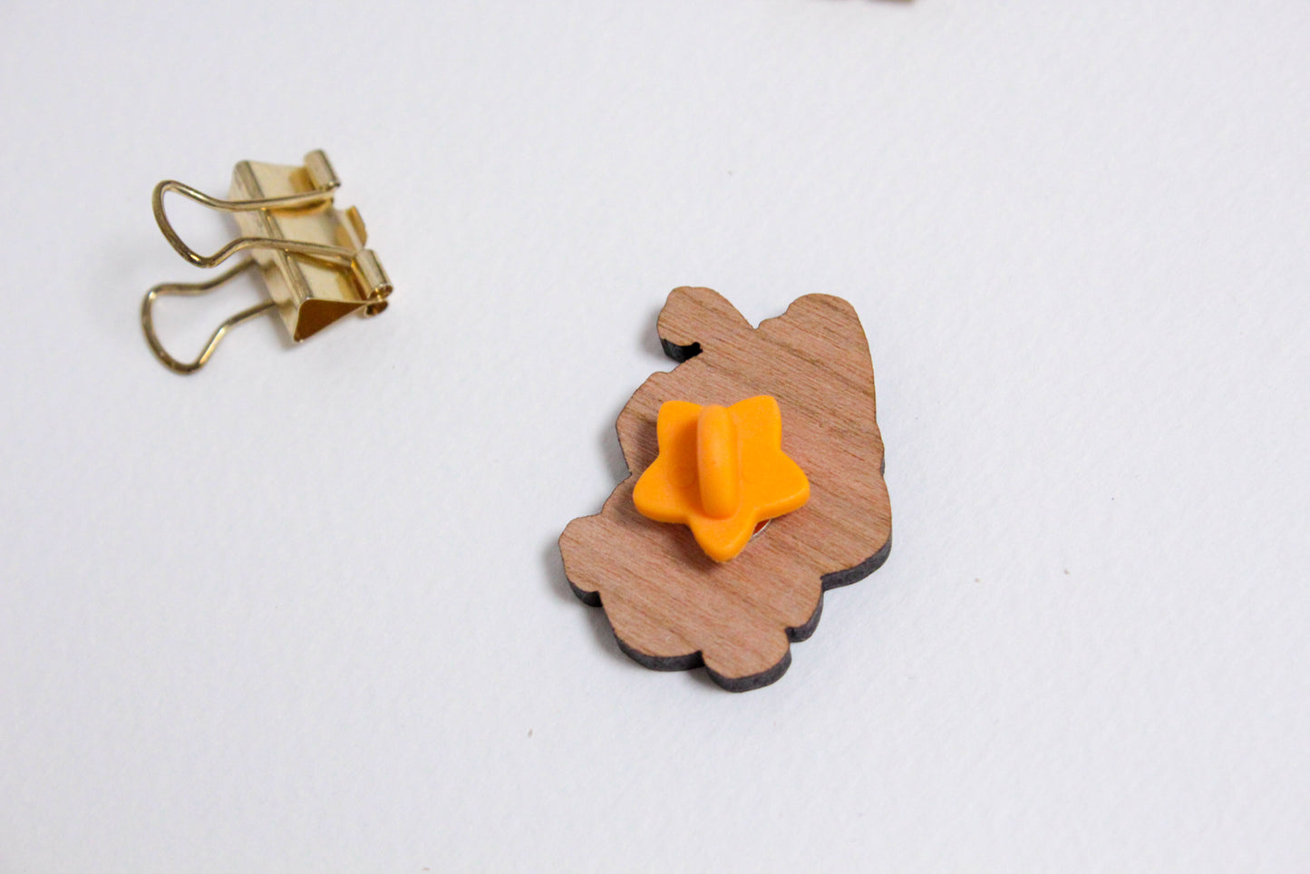 Bee Wooden Pin with Inspirational Quote - Create Your Reality - Cute 3 cm Bee Motif Pins - Charenji