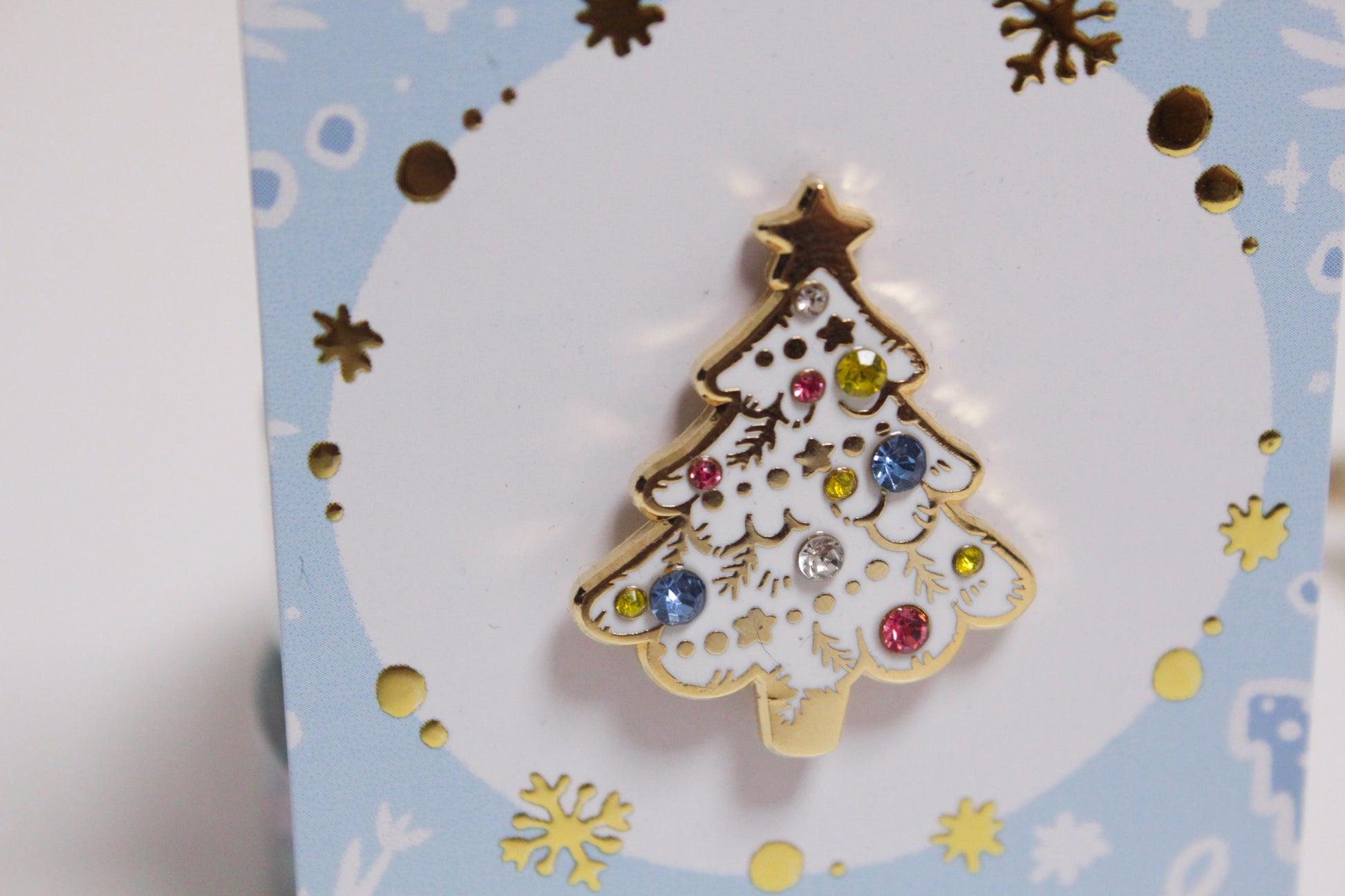 Christmas tree enamel pin - Gold and white with colorful rhinestones - For a bright Christmas - Charenji