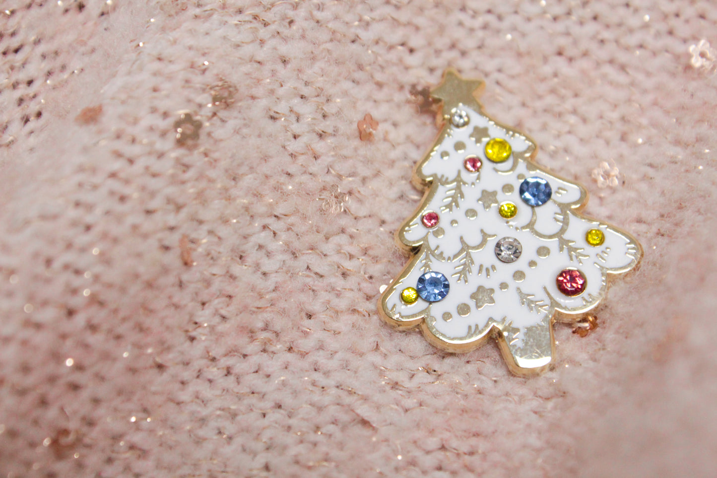 Christmas tree enamel pin - Gold and white with colorful rhinestones - For a bright Christmas - Charenji