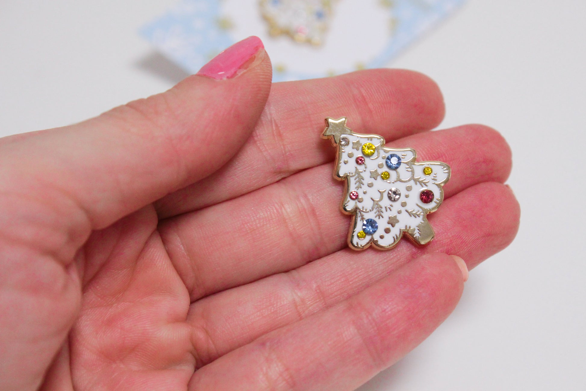 Christmas tree enamel pin - Gold and white with colorful rhinestones - For a bright Christmas - Charenji