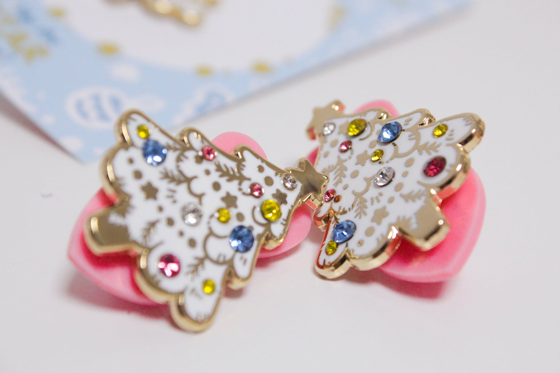 Christmas tree enamel pin - Gold and white with colorful rhinestones - For a bright Christmas - Charenji
